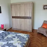 Cozy In The Center Apartament