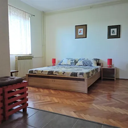 Cozy In The Center דירה פולה