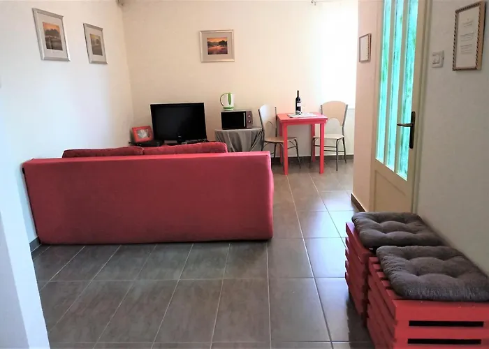 Διαμέρισμα Cozy In The Center