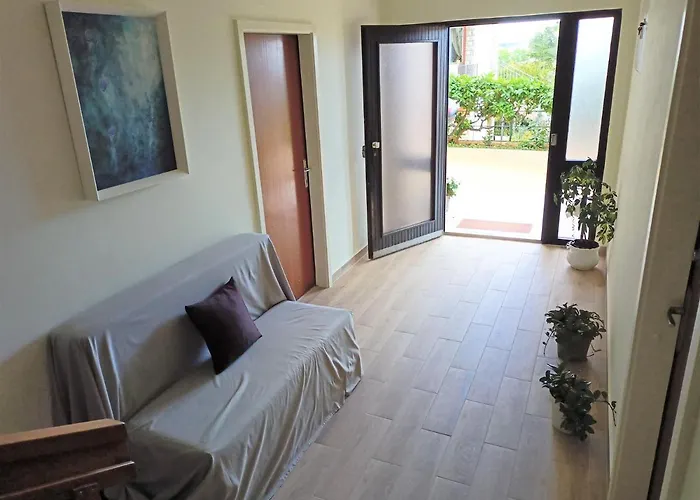 דירה Cozy In The Center
