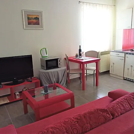 Cozy In The Center *