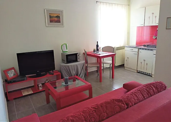 Cozy In The Center *